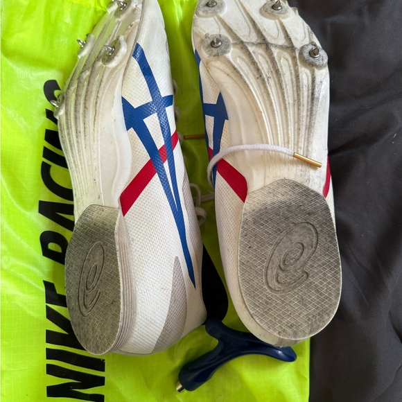 Men’s 10.5 ASICS Track Shoes - Picture 3 of 6